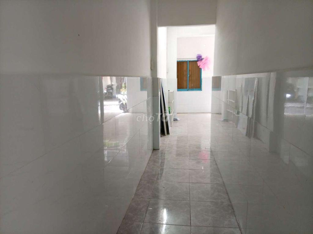 Chính chủ cho thuê nhà mặt tiền kính doanh 