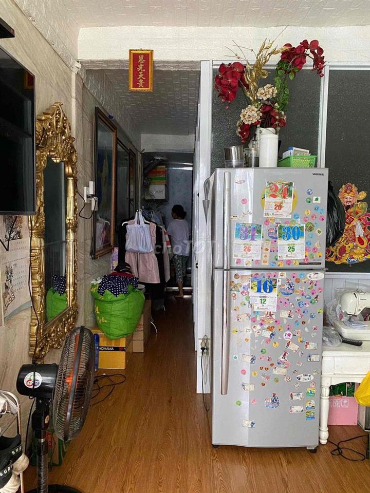 Bán căn hộ lầu 2 chung cư Ấn Quang