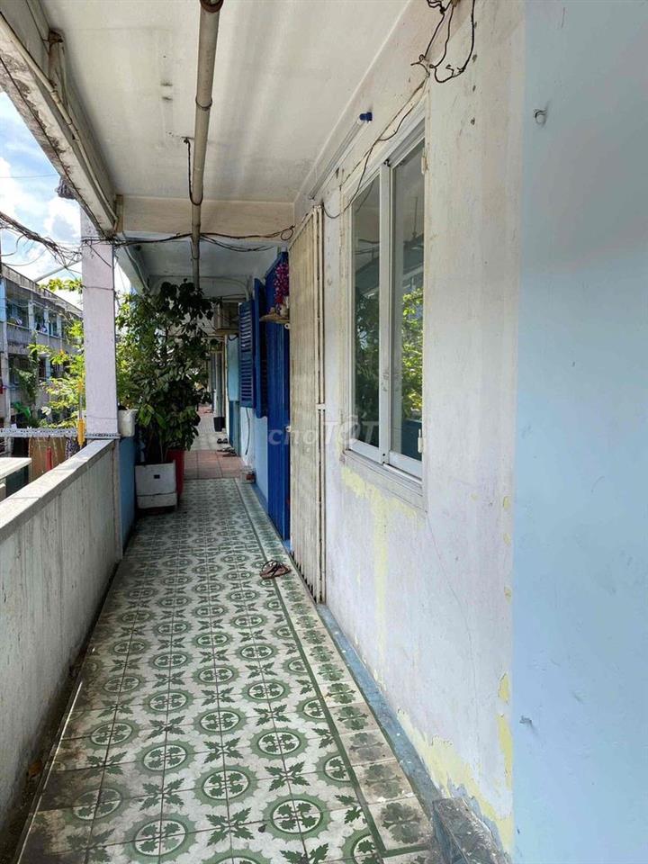 Bán căn hộ lầu 2 chung cư Ấn Quang