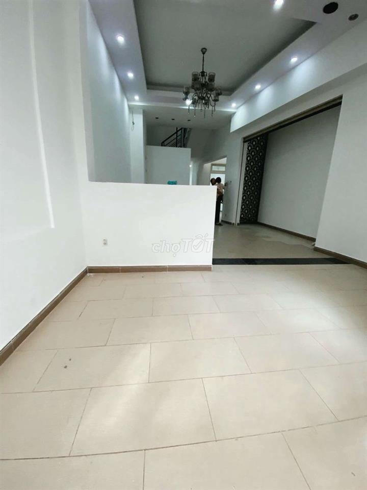 Bán nhà ngay chợ Bình Trị Đông , 5 x 15m , 4 tầng 5pn mới , nhỉnh 4 tỷ