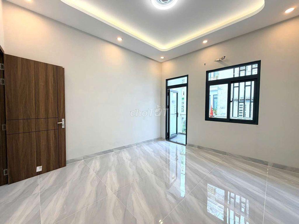 Nhỉnh 5 tỷ , DT khủng 84m2 , 2 tầng mới đẹp ,ngay Aeon Tân Phú