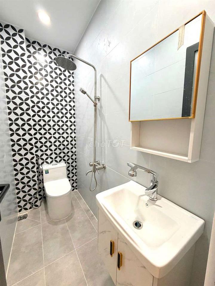 Nhỉnh 5 tỷ , DT khủng 84m2 , 2 tầng mới đẹp ,ngay Aeon Tân Phú