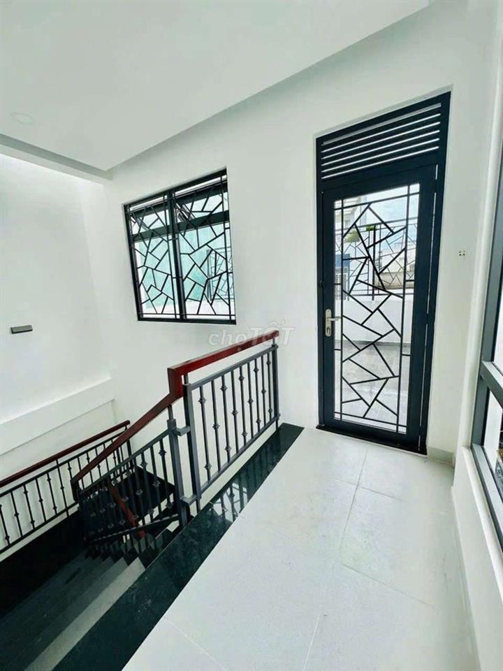 Mặt tiền Tên Lửa , 5.2 x 15m , 4 tầng mới đẹp , chỉ nhỉnh 8 tỷ