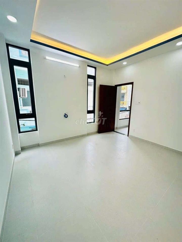 Mặt tiền Tên Lửa , 5.2 x 15m , 4 tầng mới đẹp , chỉ nhỉnh 8 tỷ