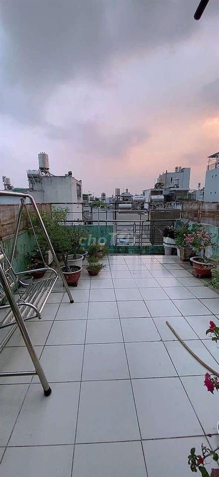 Chỉ hơn 4 tỷ , 48m2 , 3 tầng 5pn sân thượng , cạnh Lê Văn Quới
