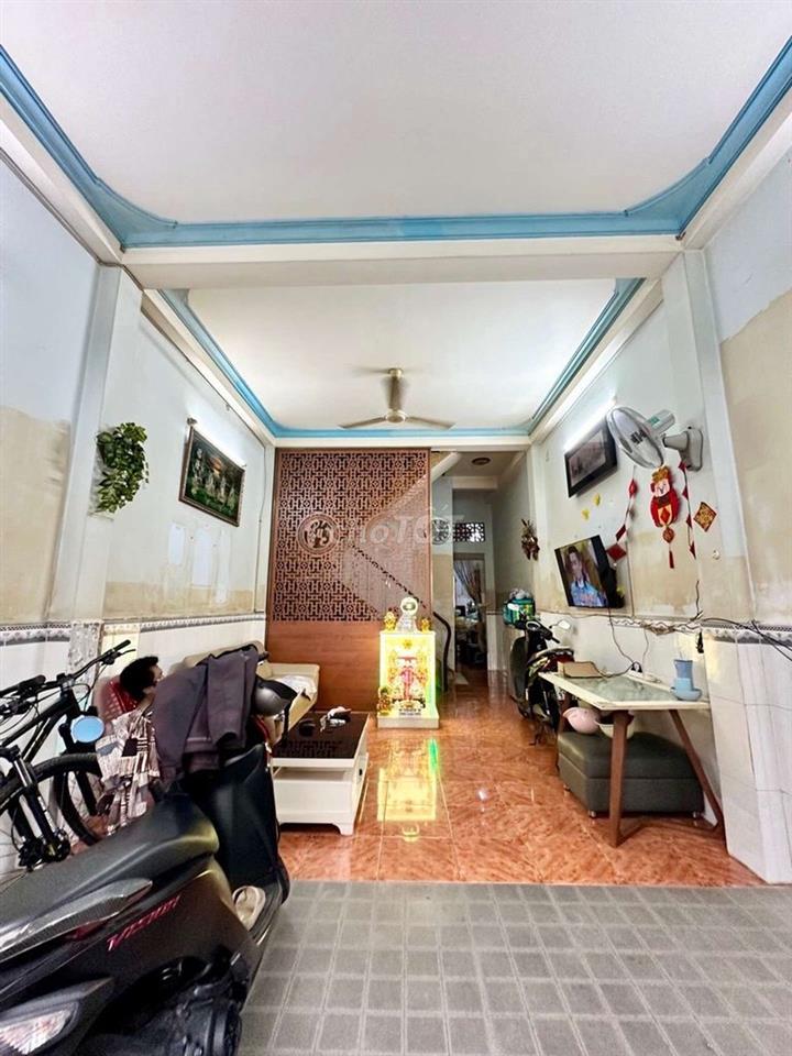 Tổng giảm 1 tỷ , cạnh Đầm Sen , 4 x 17m , 2 tầng , hẻm 6m , nhỉnh 6 tỷ