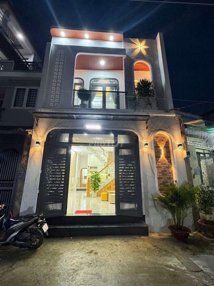 Ngay chợ Gò Xoài , 6 x 12m , 2 tầng 3pn mới đẹp , hẻm 6m , hơn 4 tỷ