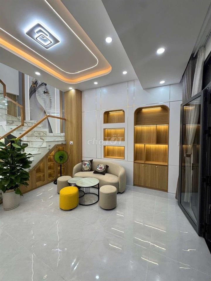 Ngay chợ Gò Xoài , 6 x 12m , 2 tầng 3pn mới đẹp , hẻm 6m , hơn 4 tỷ
