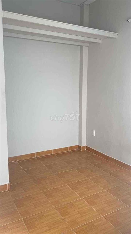 nhà riêng chính chủ cho thuê đúc thật, mới 2pn, 2 toilet giá 6tr q7