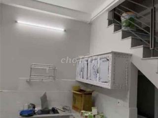 nhà riêng chính chủ cho thuê đúc thật, mới 2pn, 2 toilet giá 6tr q7