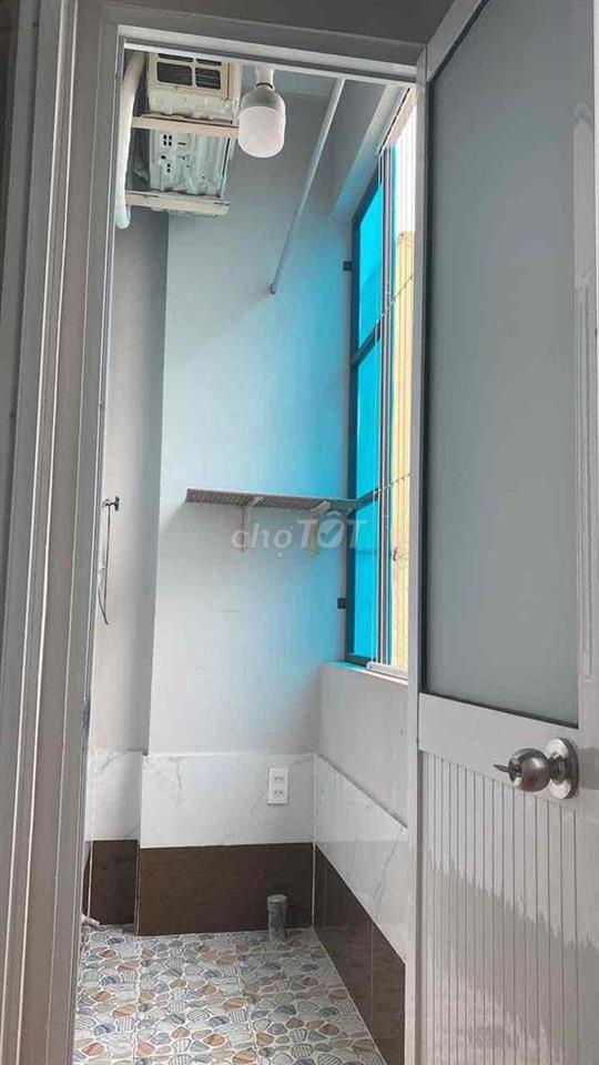 nhà riêng chính chủ cho thuê đúc thật, mới 2pn, 2 toilet giá 6tr q7