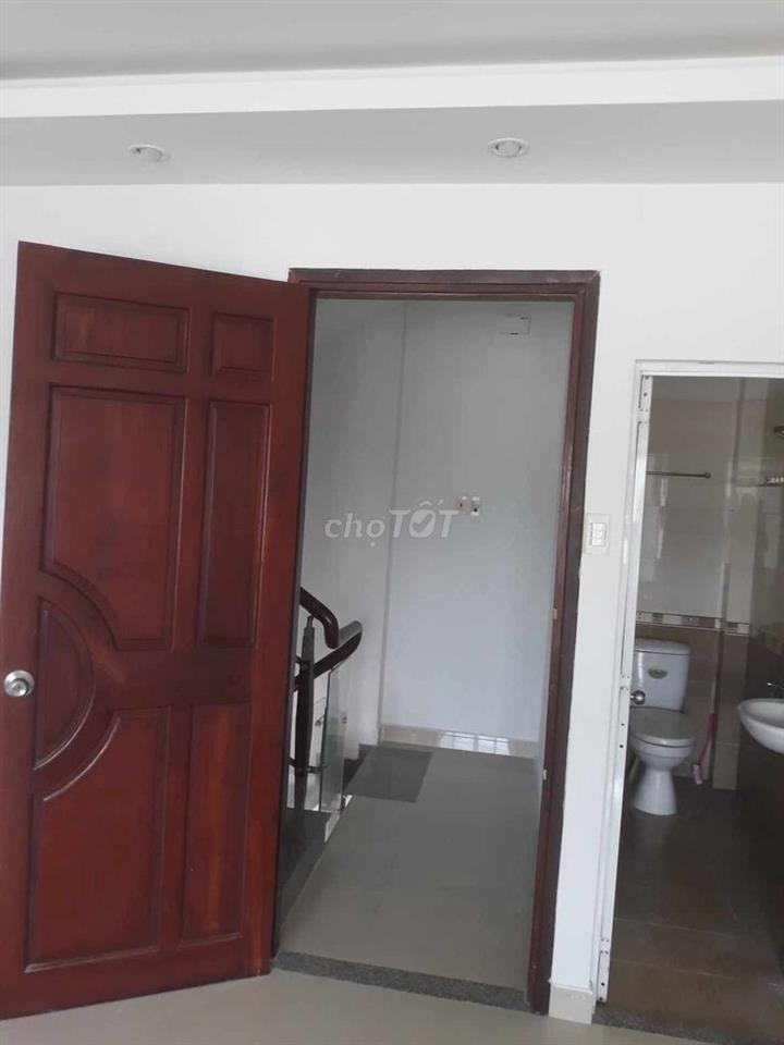 Nhà MT Phạm Văn Đồng (P. Hiệp Bình) cho thuê