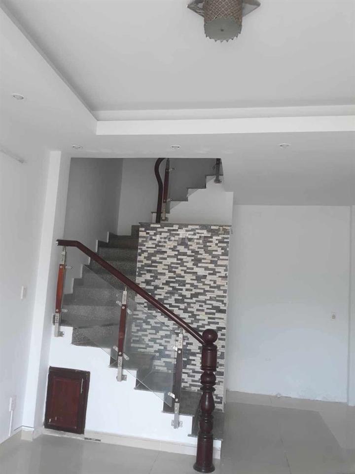 Nhà MT Phạm Văn Đồng (P. Hiệp Bình) cho thuê