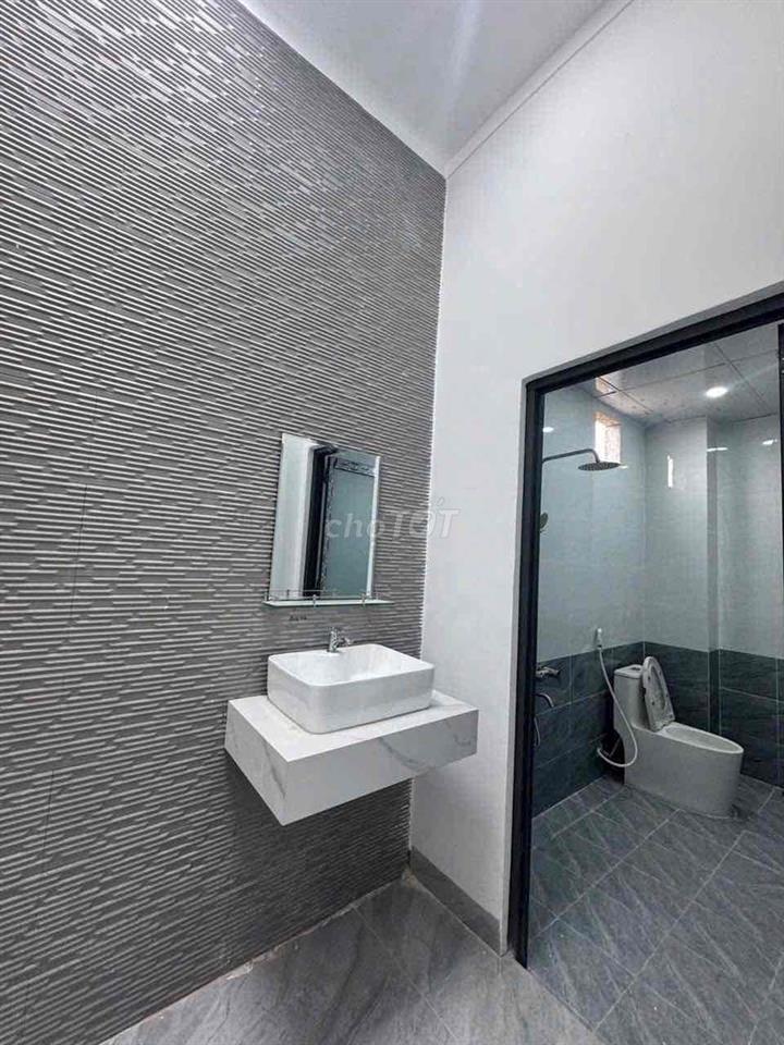 CHỦ NGỘP CẦN BÁN NHANH NHÀ TRỆT LẦU GẦN BỆNH VIỆN DA LIỄU