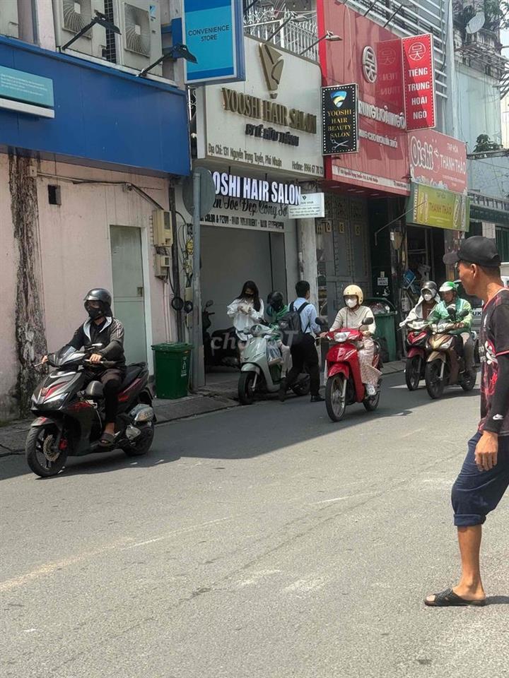 NHÀ MẶT TIỀN ĐƯỜNG NGUYÊN TRỌNG TUYỂN