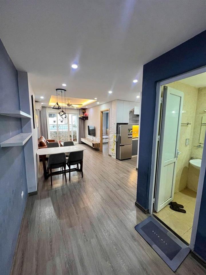 Oriental Plaza-Âu Cơ, sẵn nội thất 2PN Giá thuê 12 t/th 78m2 ban công.