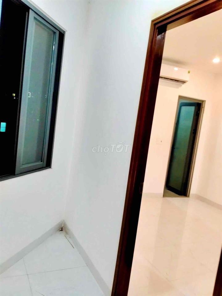 NHÀ 3 TẦNG 3 MÊ KIỆT TRƯỚC NHÀ 4M HOÀNG HOA THÁM