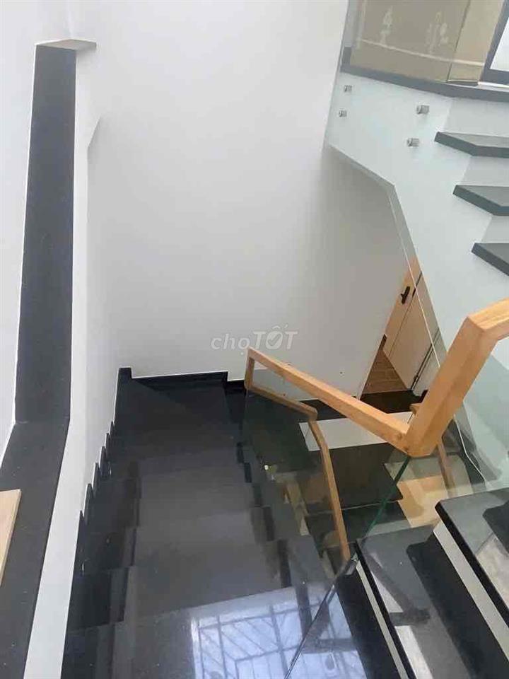 BÁN NHANH NHÀ TÂM HUYẾT HẺM OTO TRẦN QUANG KHẢI, QUẬN 1. GIÁ 7,12 Tỷ/