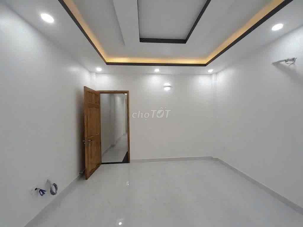 RA GẤP CON HÀNG NGAY HOÀNG SA, QUẬN 3. GIÁ TỐT 5,77Tỷ/4,5x14,8m-66,6m2