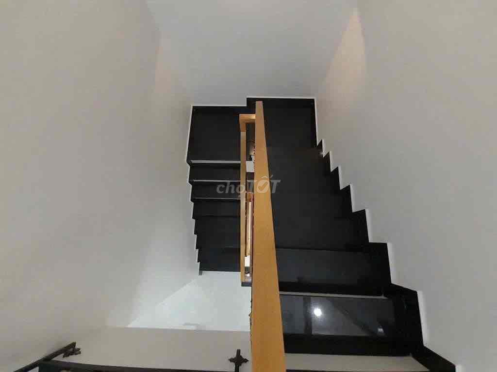 RA GẤP CON HÀNG NGAY HOÀNG SA, QUẬN 3. GIÁ TỐT 5,77Tỷ/4,5x14,8m-66,6m2
