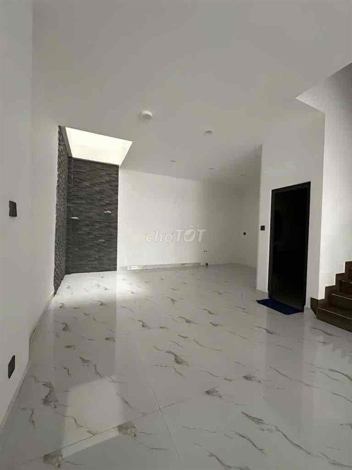 BÁN GẤP NHÀ HẺM OTO LƯƠNG NHỮ HỌC, QUẬN 5. GIÁ CHỦ BÁN: 5Tỷ980/5,4x13m
