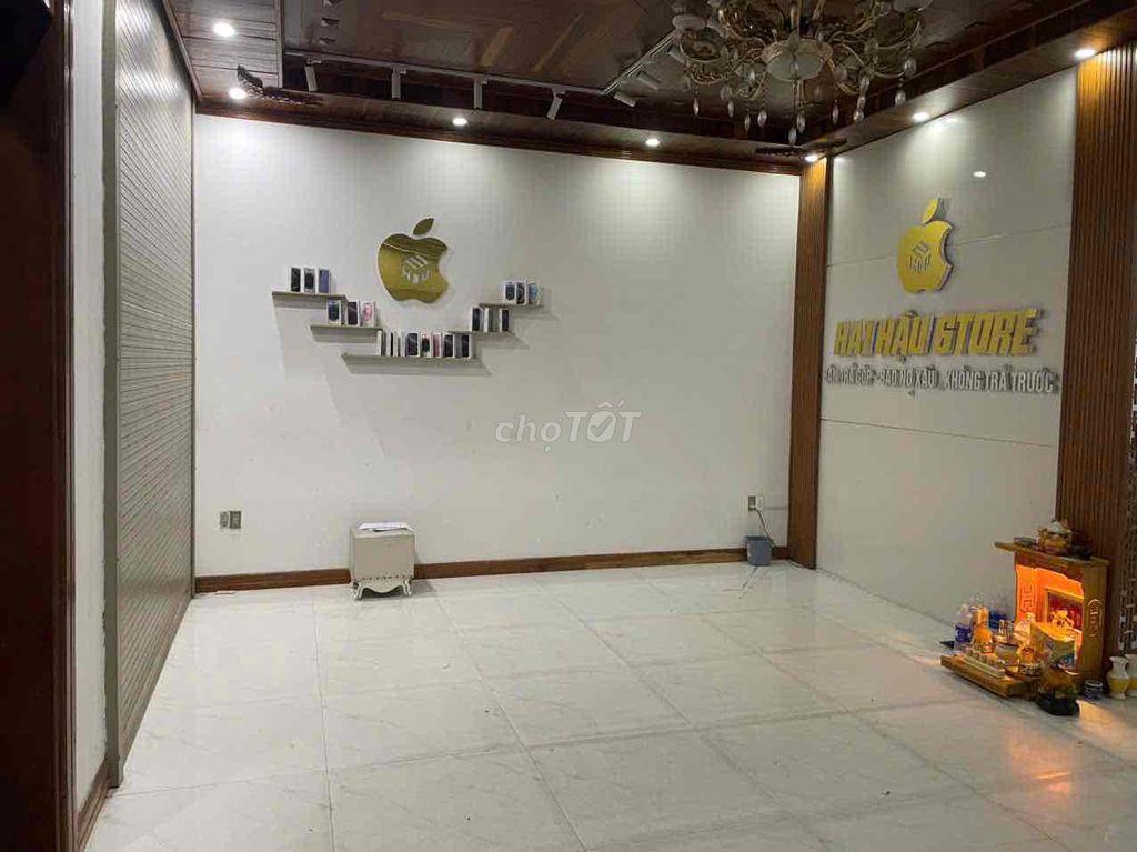 Cho thuê mặt bằng ngang 70m vuông ngang 12 có chổ để xe rộng rãi