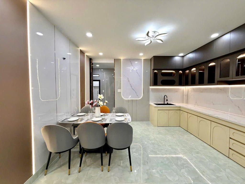 (HIẾM)Bán nhà 3 tầng, 2 mặt tiền, 3 bước ra Huỳnh Tấn Phát, nở hậu 5 x 12, ở hay KD buôn bán đều ổn, giá 5 tỷ