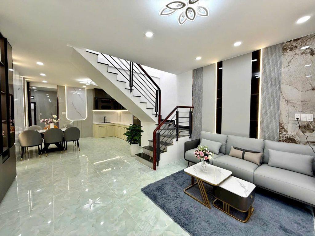 (HIẾM)Bán nhà 3 tầng, 2 mặt tiền, 3 bước ra Huỳnh Tấn Phát, nở hậu 5 x 12, ở hay KD buôn bán đều ổn, giá 5 tỷ