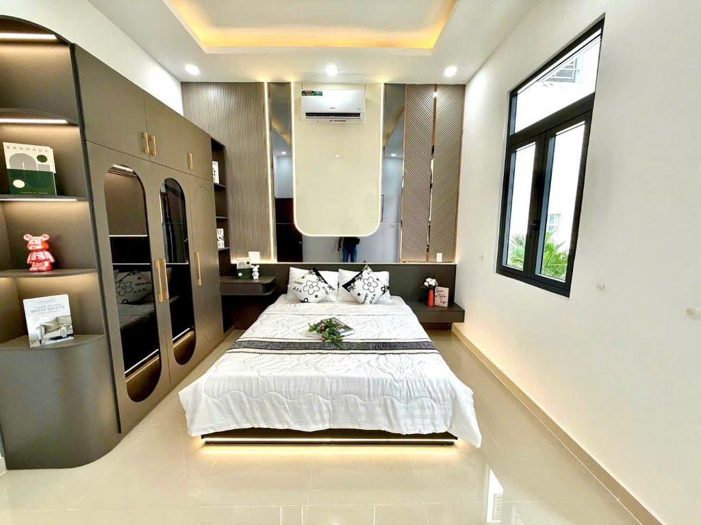 (HIẾM)Bán nhà 3 tầng, 2 mặt tiền, 3 bước ra Huỳnh Tấn Phát, nở hậu 5 x 12, ở hay KD buôn bán đều ổn, giá 5 tỷ