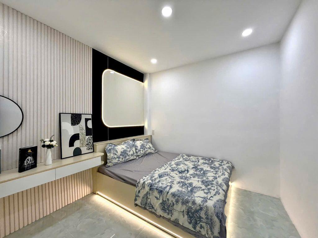 (HIẾM)Bán nhà 3 tầng, 2 mặt tiền, 3 bước ra Huỳnh Tấn Phát, nở hậu 5 x 12, ở hay KD buôn bán đều ổn, giá 5 tỷ