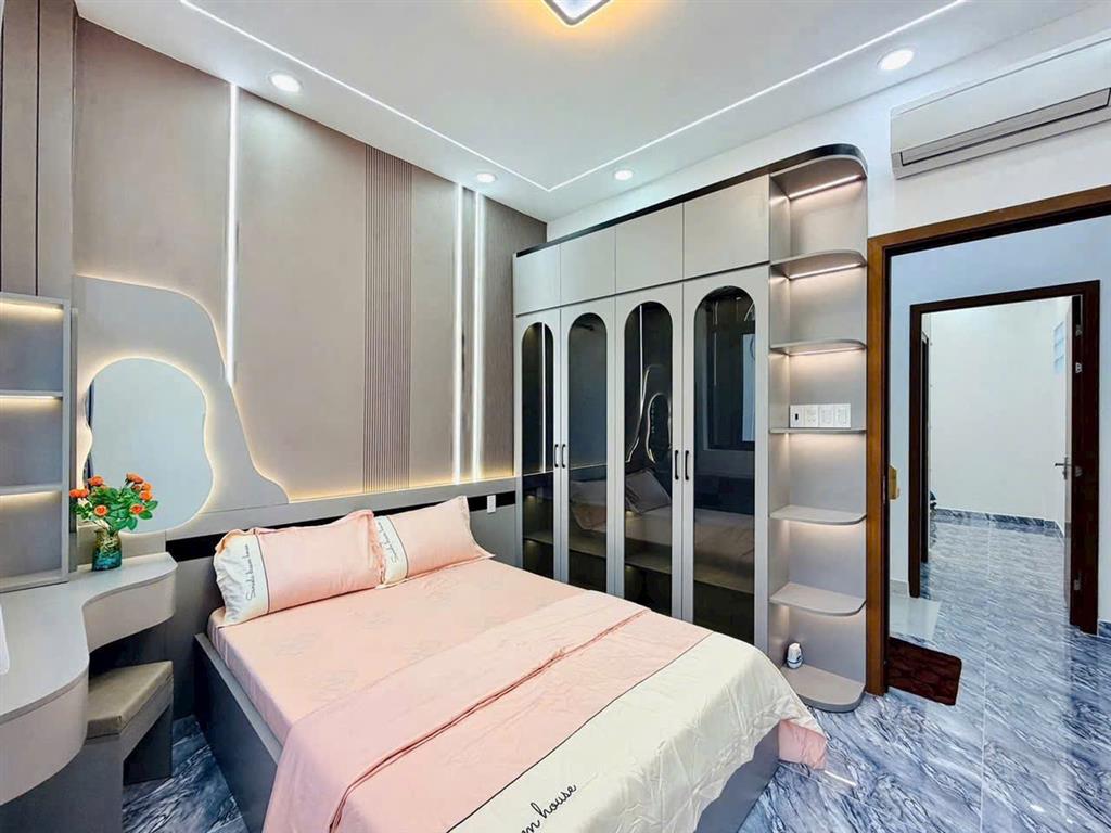 Nhà Huỳnh Tấn Phát 3 tầng, 4PN , mới xây 100% , ngang 5m, full nội thất đẹp, chỉ nhỉnh 4