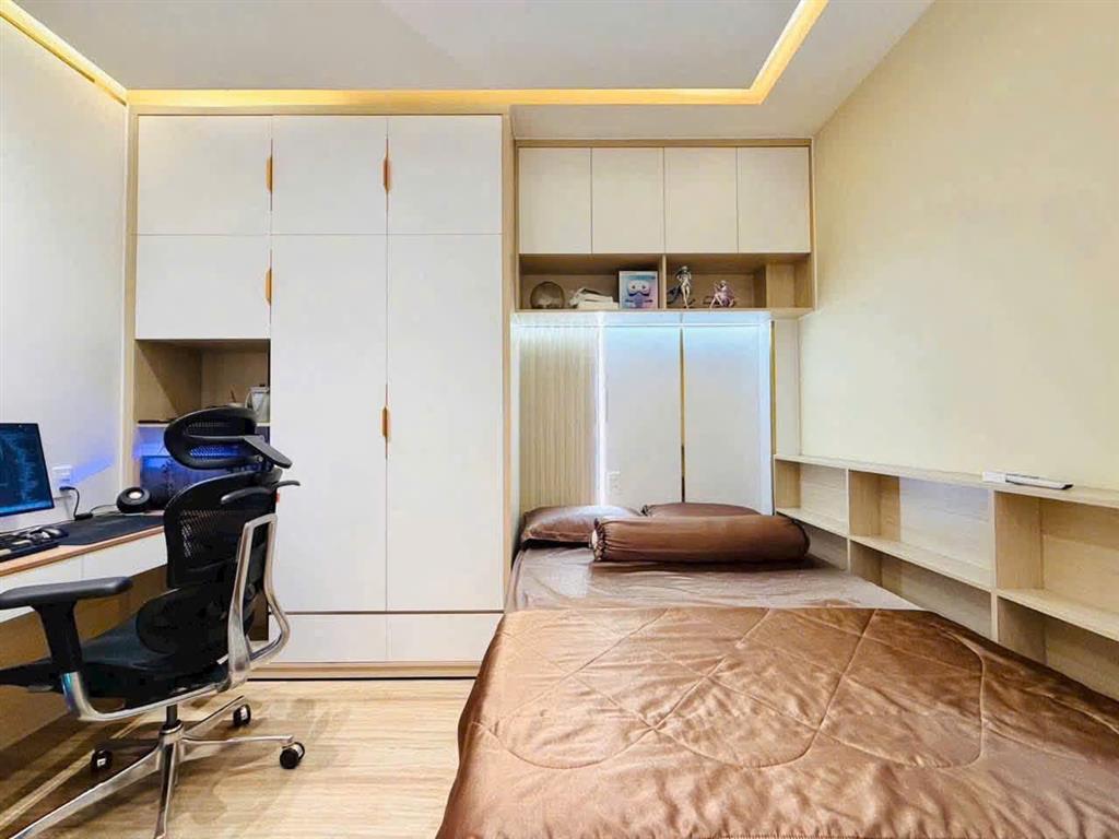 (HOT)Bán nhà Lý Phục Man, Q7, 3 tầng, 4PN ,3WC, hẻm xe hơi, giá chỉ 4,5 tỷ