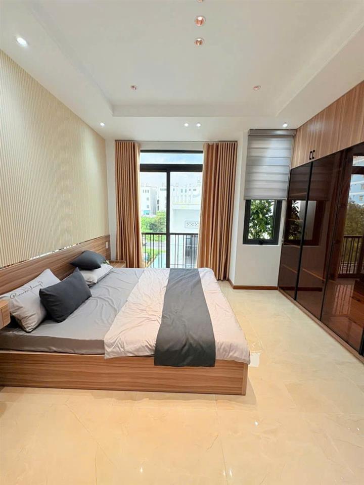 (HIẾM) Bán nhà NGUYỄN THỊ THẬP, 75M2, ô tô đậu cửa, giá 4,9 tỷ