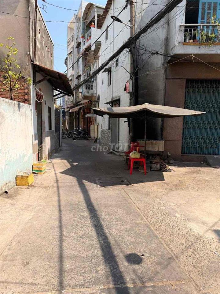 ngang 3m dài 12m dg 7m 1 trệt 1 lầu vào ở ngay