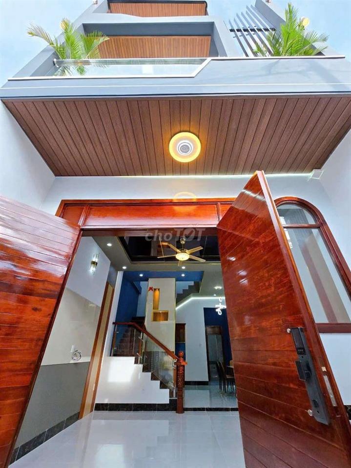 Bán nhà mới xây