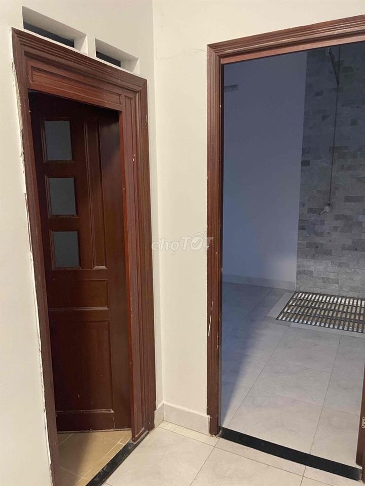 Nhà mặt tiền xe hơi