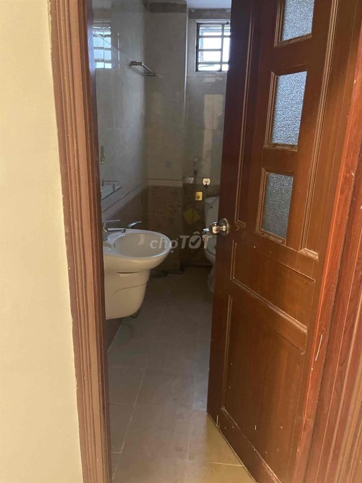 Nhà mặt tiền xe hơi