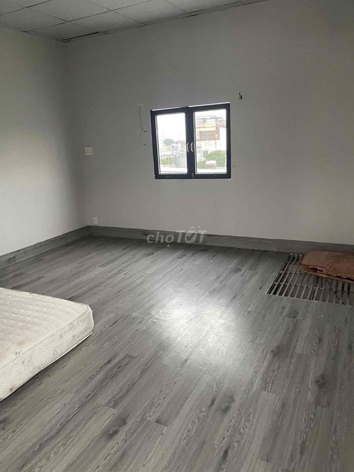 Nhà mặt tiền xe hơi