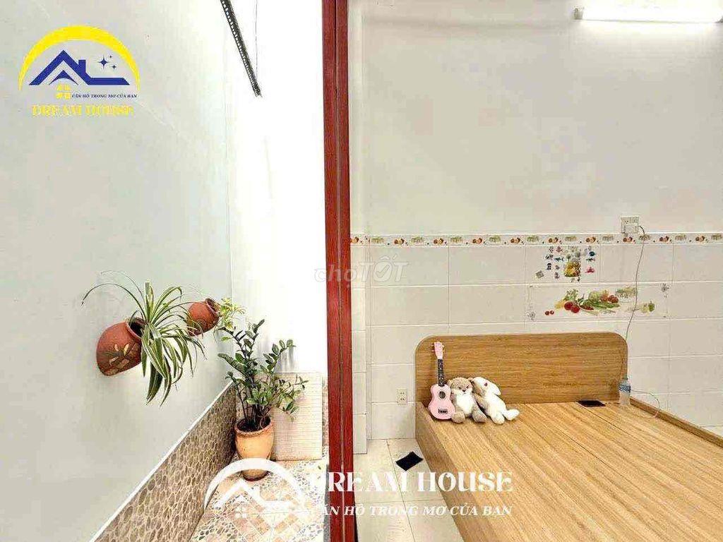Phòng cho thuê Tân Sơn Nhì – Giá tốt, có máy lạnh