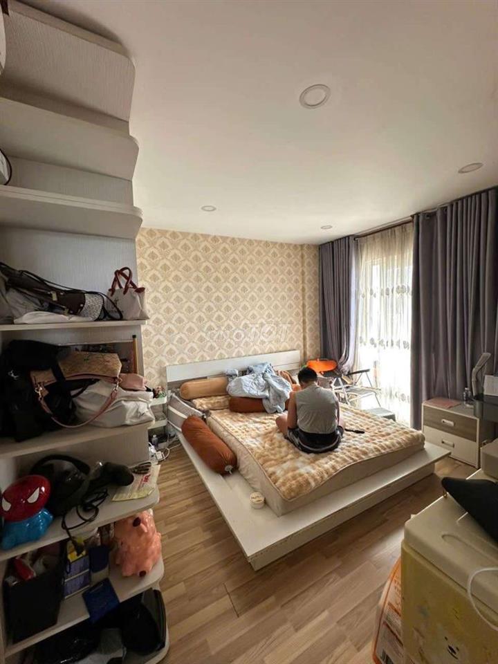 Cần bán căn 3 phòng ngủ hướng nam căn gốc