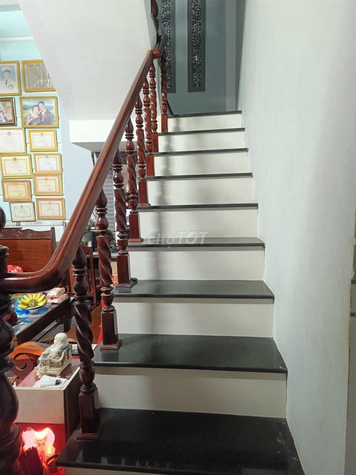 Bán nhà đất đầu tư