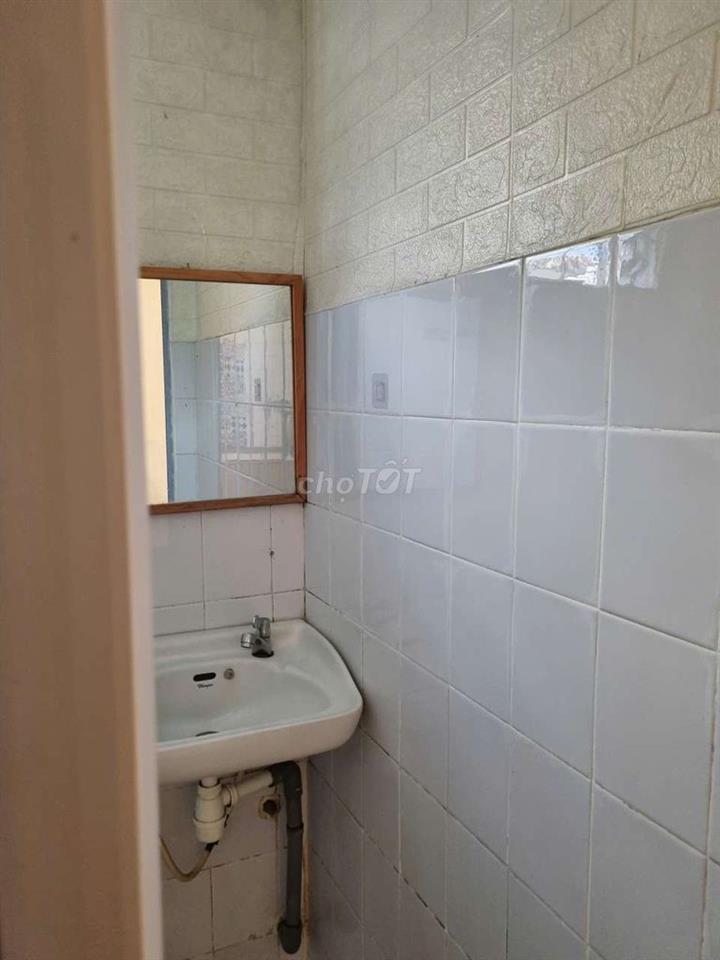 Phòng trọ tầng trệt Phú Nhuận, lối đi riêng, giờ tự do