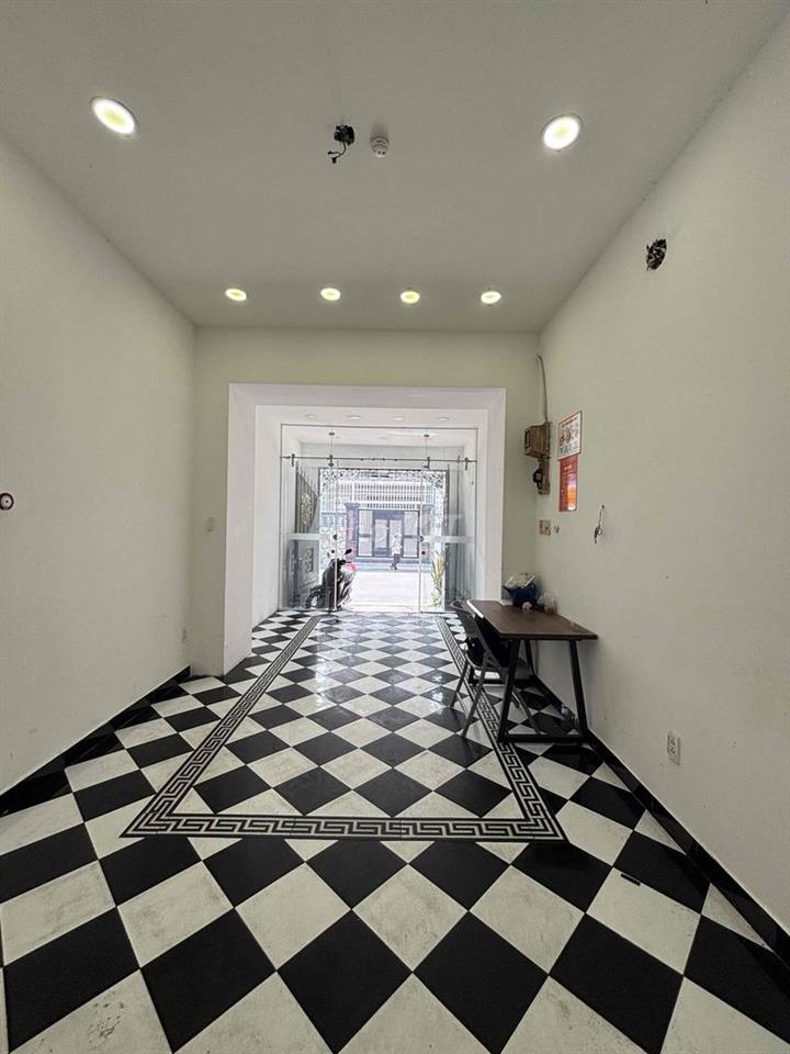 CHO THUÊ MẶT TIỀN 196 CÔ GIANG, QUẬN 1 – 25 TRIỆU