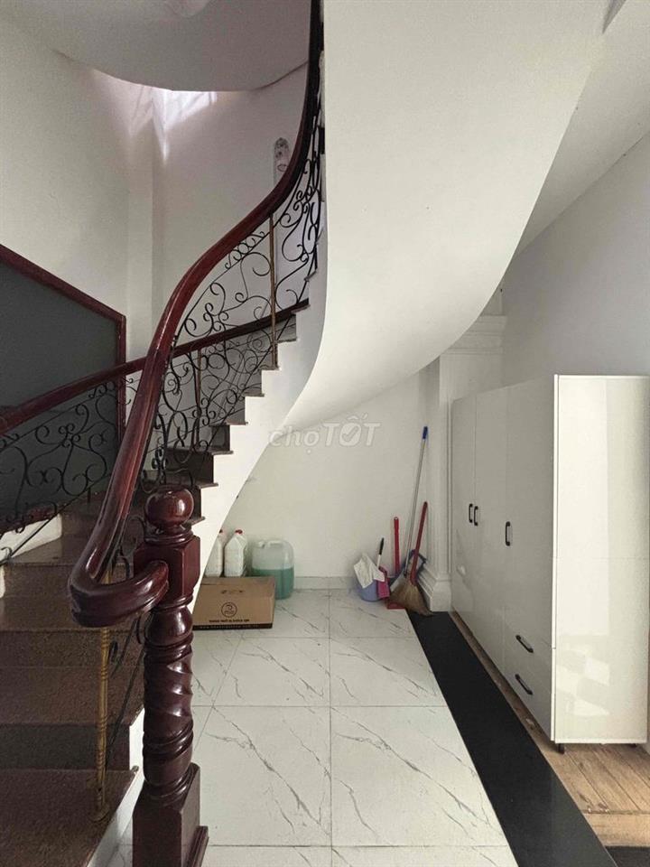 CHO THUÊ MẶT TIỀN 196 CÔ GIANG, QUẬN 1 – 25 TRIỆU