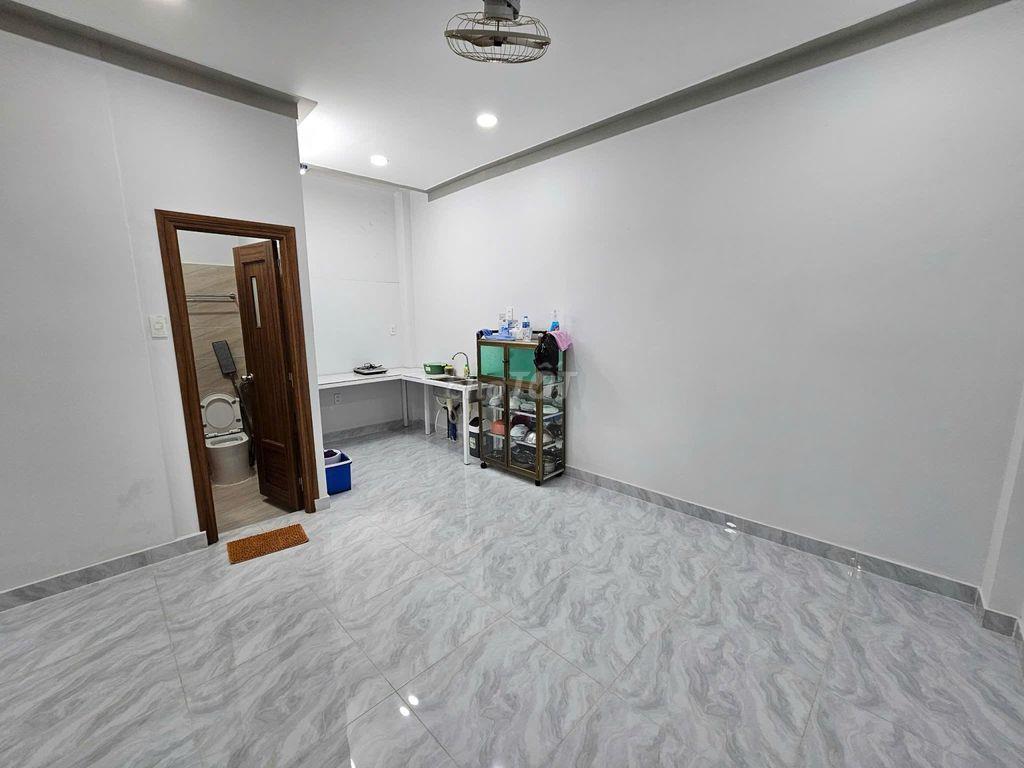 CHO THUÊ NHÀ NGUYÊN CĂN 1 TRỆT+3 LẦU - QUẬN 10