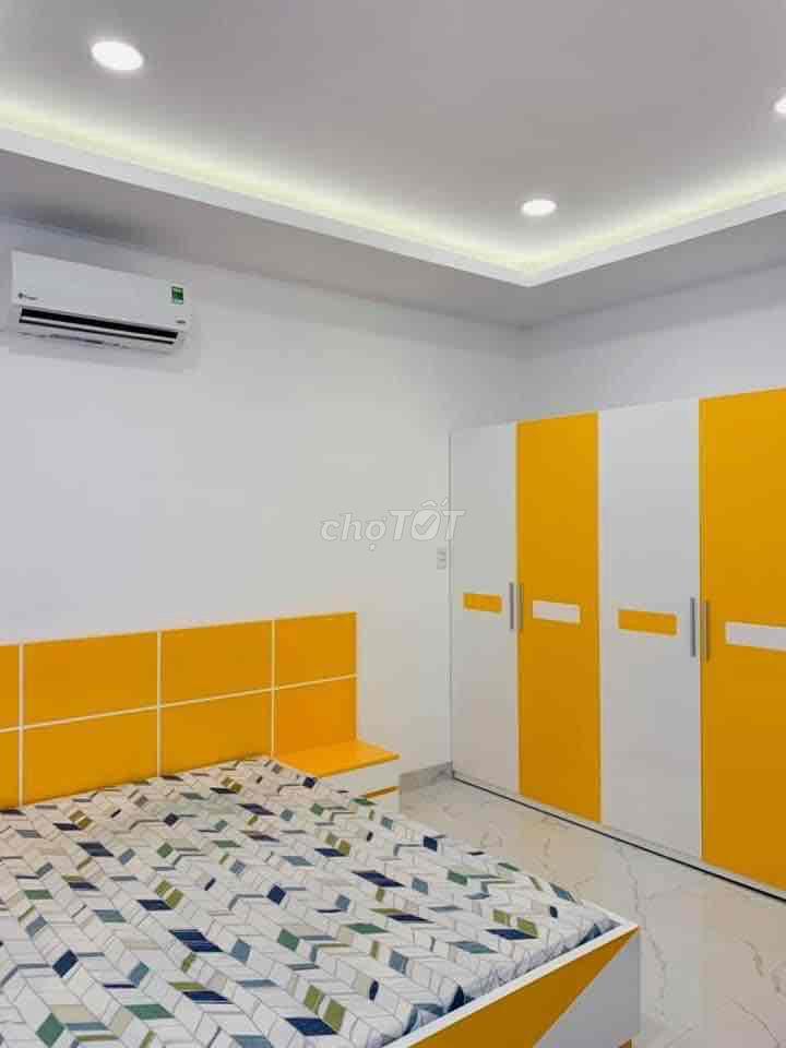 nhà 1 trệt 2 lầu cách cổng sân golf Đồng Nai 300m