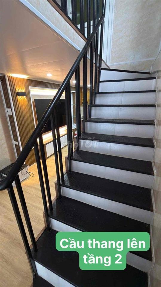 Chính chủ bán nhà 35m2 ô tô đỗ cửa , xem bắn pháo hoa trên ban công