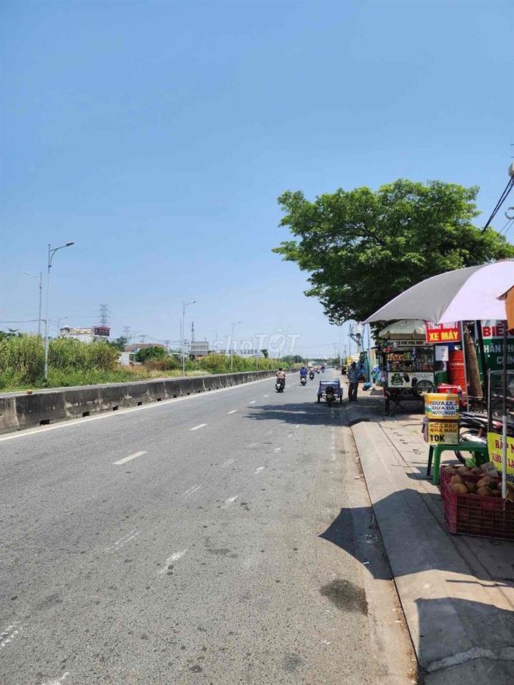 MẶT TIỀN NGANG 100M
