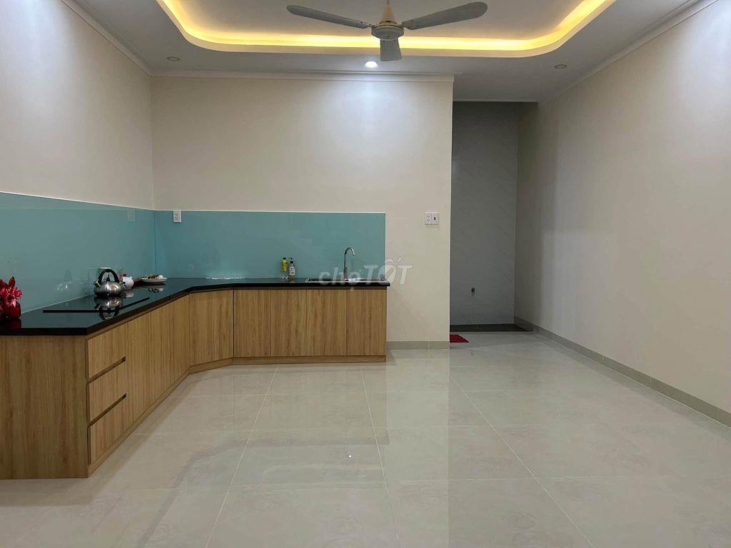 Cho thuê nhà nguyên căn, mặt tiền đường Ngô Gia Tự.