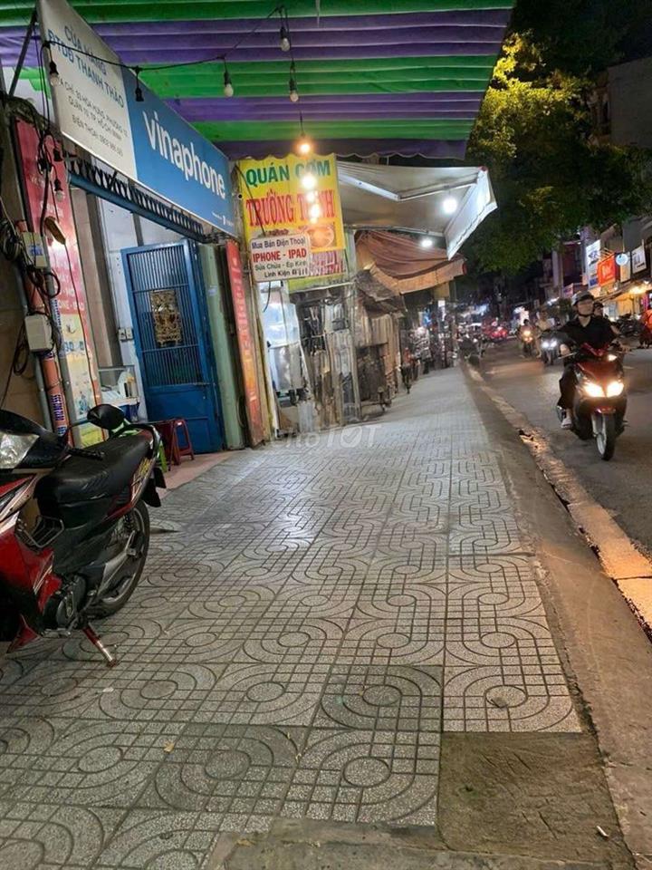 Chợ thuê mặt bằng bán chiều